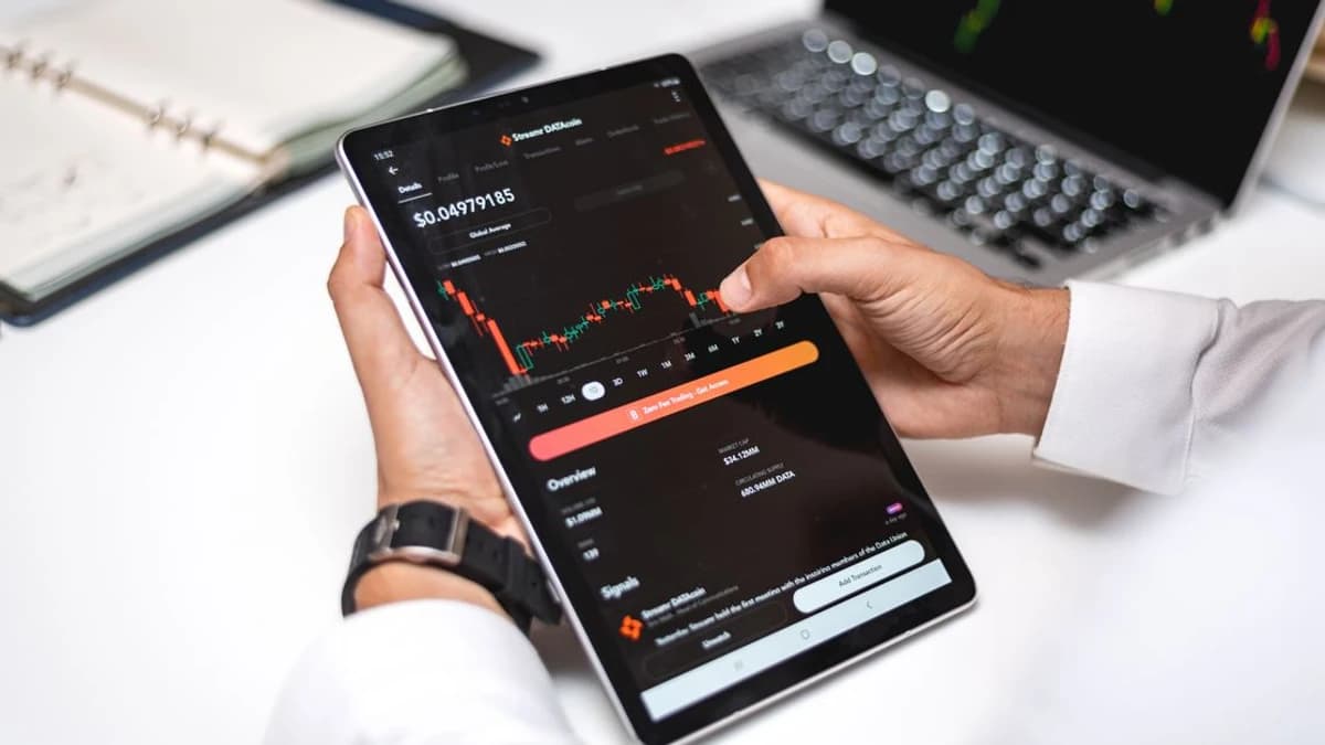 SOL Sees Inflows as ETF Activity Shifts — Here’s Why It Matters