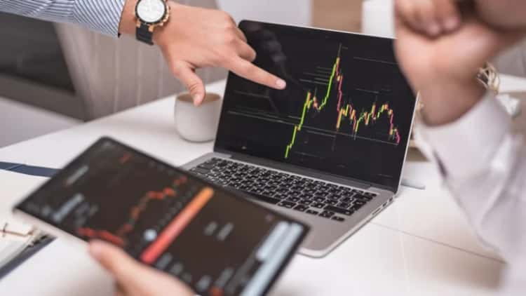 Crypto Community Engages in Dip Discussion Following