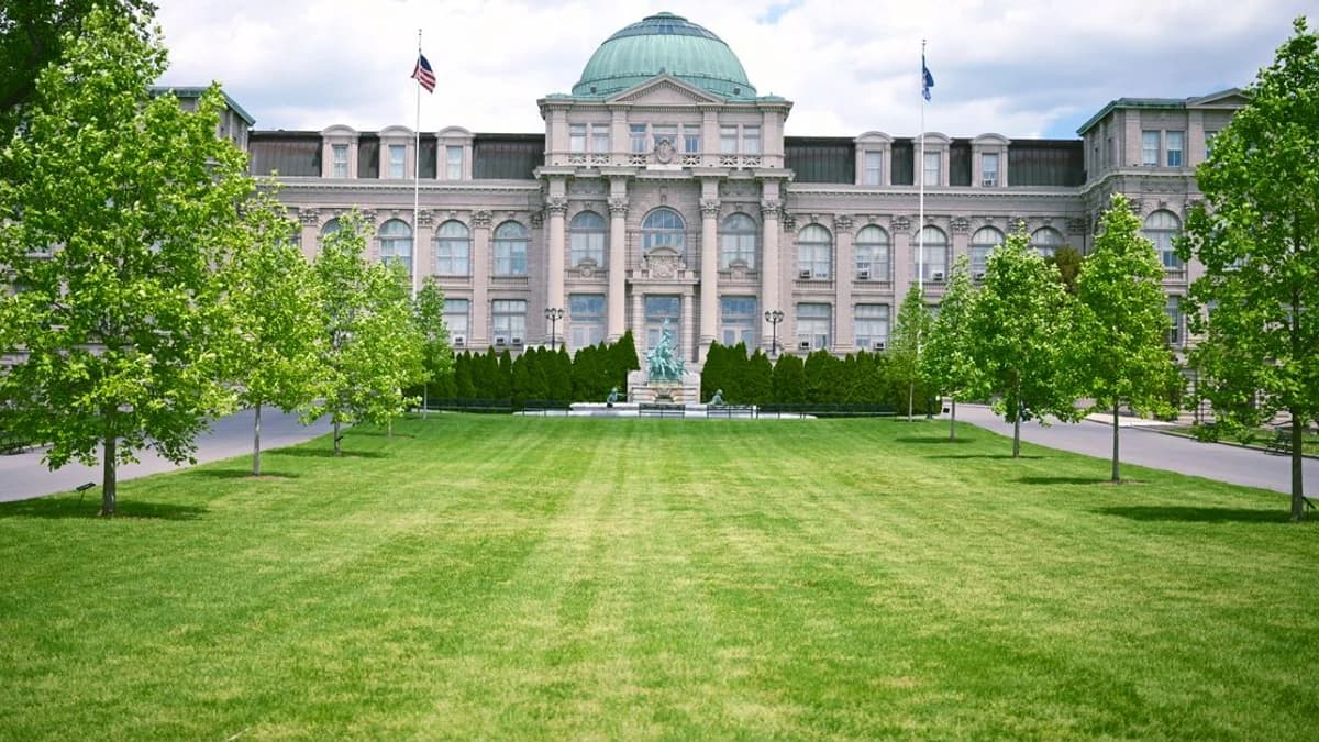 Paradigm and a16zcrypto File Amicus Brief in SEC Case Against Coinbase — And What It Signals