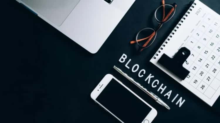 Coinbase Surpasses $1B in DEX Trading Volume for Tokenized