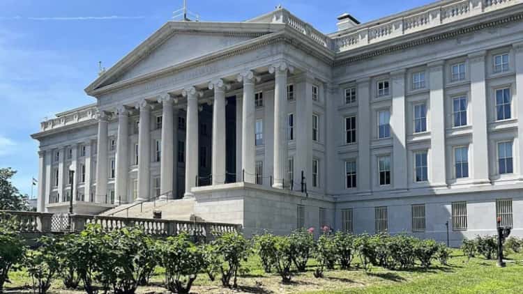 Government Considers Support for Dollar Stablecoins