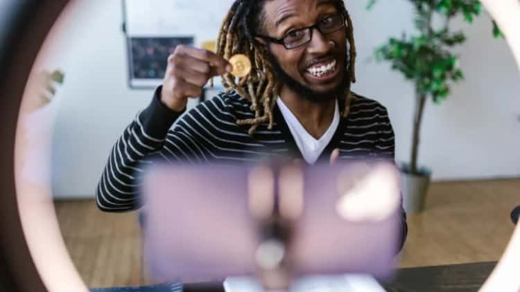 HyperliquidX Gains Traction as Traditional Market Volume Shifts Onchain
