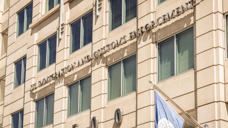 Novogratz Questions Bank Influence on Legislation Amid Ongoing Debate