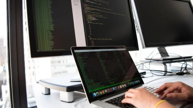 Whale Alert Reports 853 BTC Transfer from Coinbase Institutional to Unknown Wallet