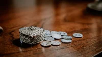 Ethereum Whale vende 2.468 ETH después de cinco meses de tenencia Lo que significa para los comerciantes