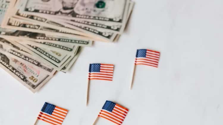US Spot Ethereum ETF Outflows Reach $4.25B Since October — Market Reaction Ahead