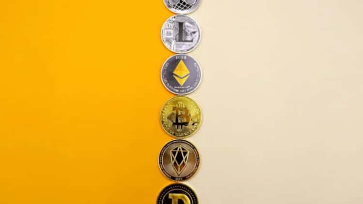 Decentralized Finance Surges as Tokenized Stocks Gain