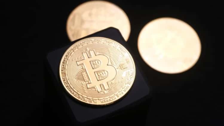 Coinbase Moves 203 Million USDC to Unknown Wallet, Market