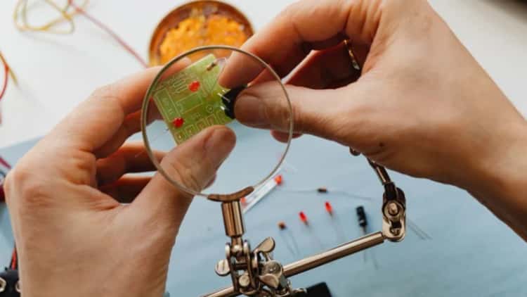 Why SolanaFloor’s Token Unlock Today Could Shift Market Dynamics