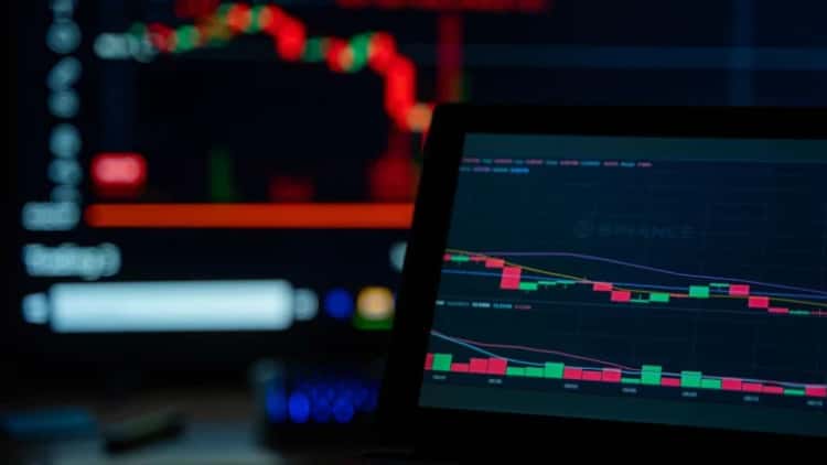 Crypto Market Sentiment Shifts as Ran Neuner Reflects