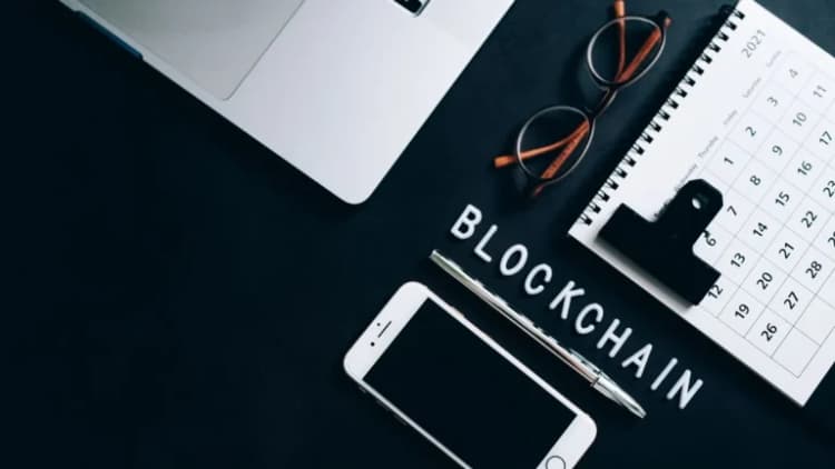Solana sieht sich Herausforderungen gegenüber, da $1B USDC Mint mit DeFi-Abschaltung kollidiert
