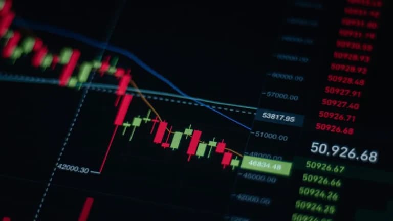 CoinDesk Highlights Coinbase CEO’s Warning on Illinois Crypto Tax Law