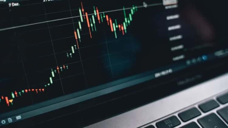 Solana Transfers 491,725 Tokens to Kraken Amid Market Buzz