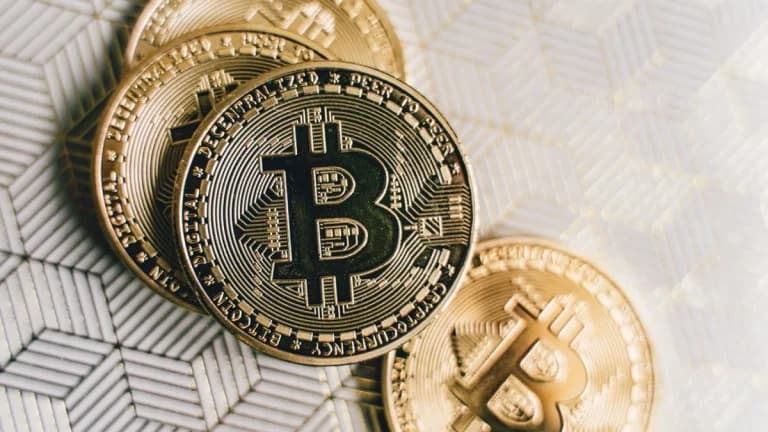 Inside Bitcoin’s Whale Wallet Surge — What It Means for Traders